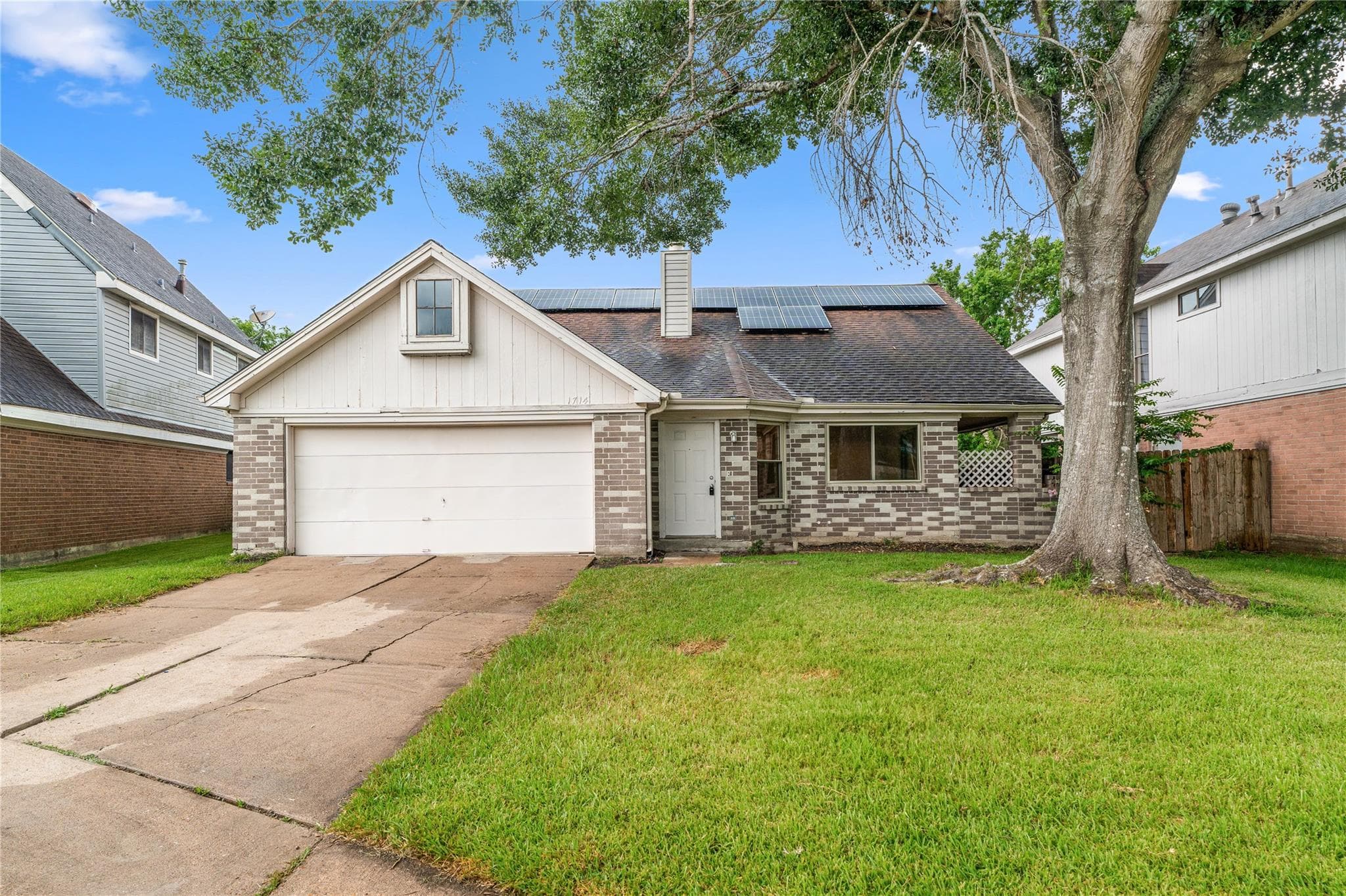 1714 Regal Blue Ct