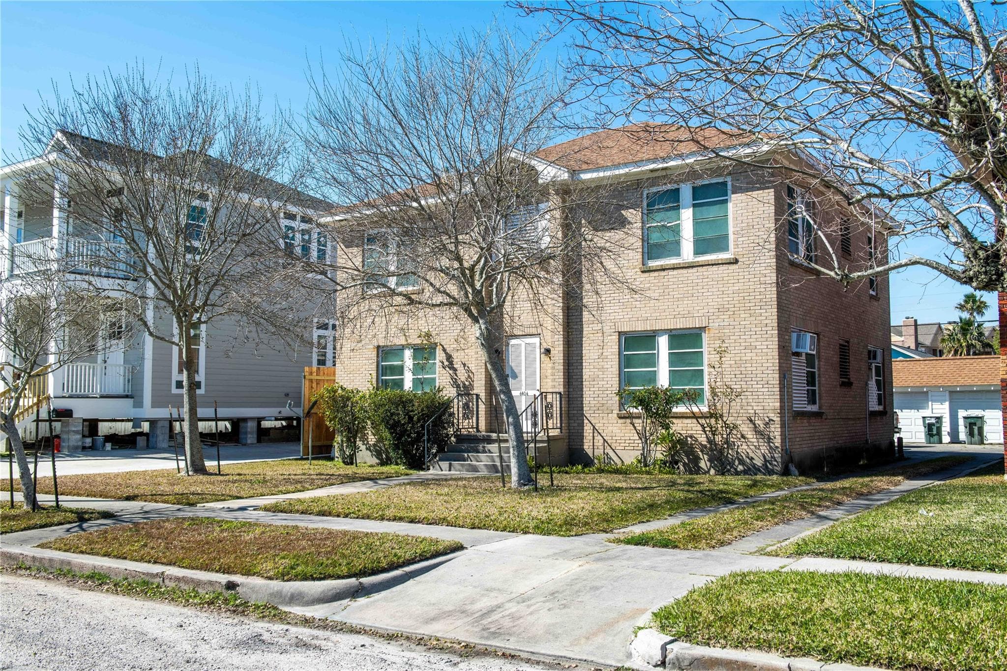 4404 Avenue N 1/2