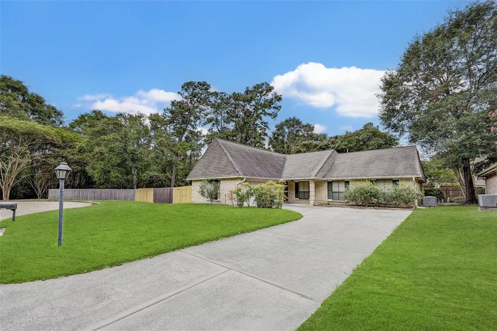 2307 Brookdale Dr