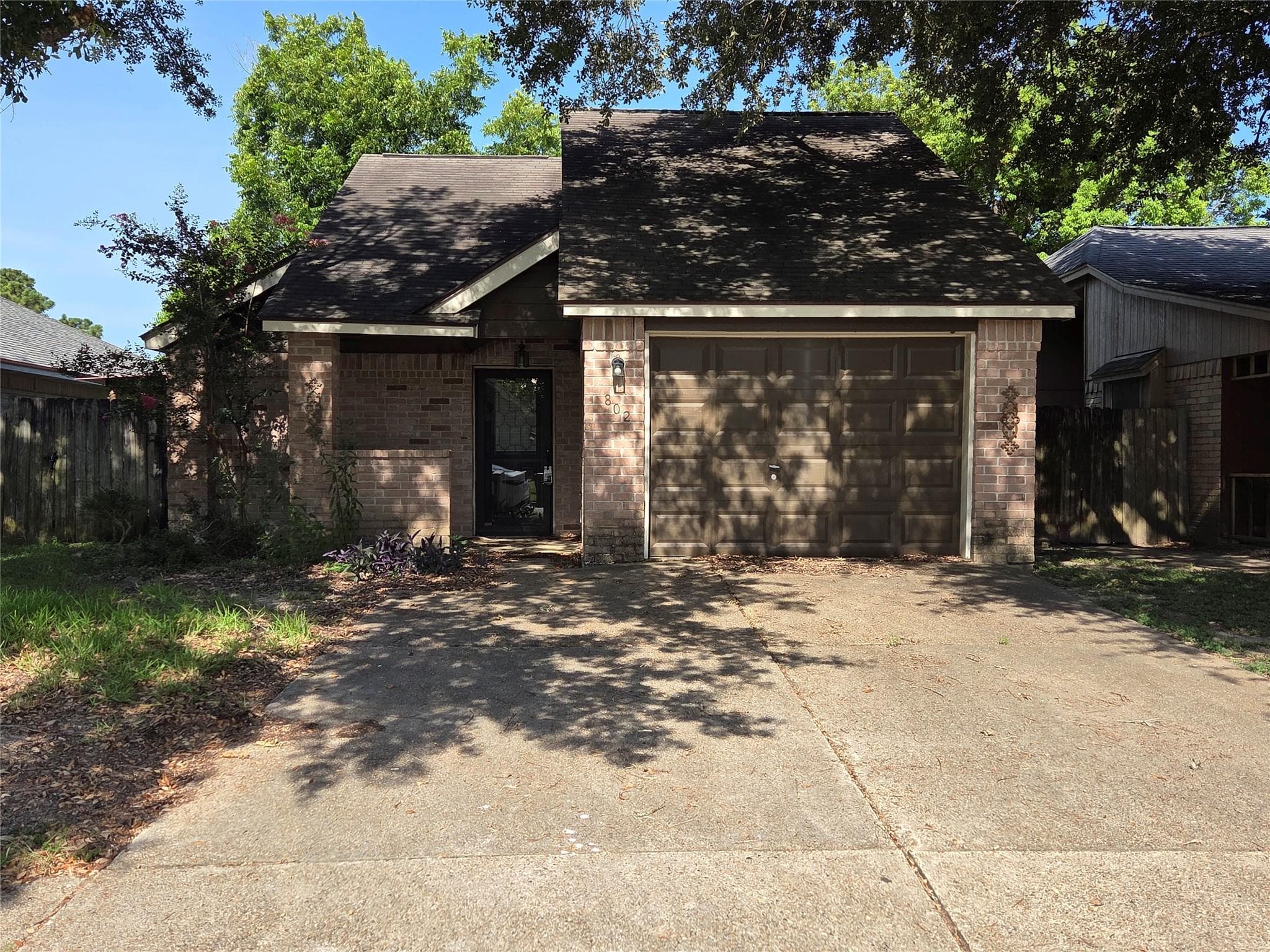 802 Hartman Dr