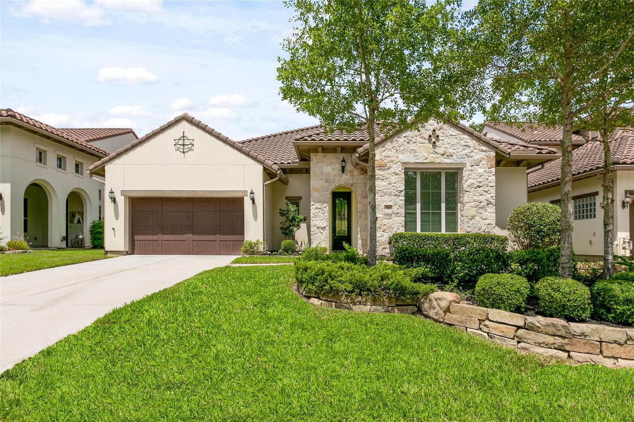 18 Woodglade Way
