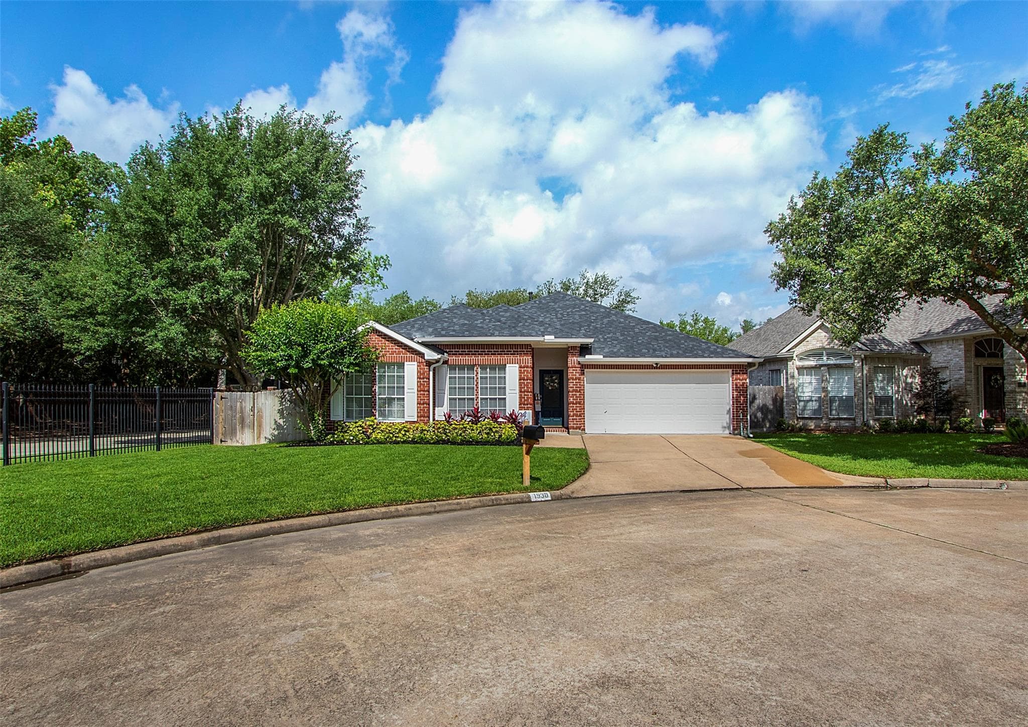 1930 Emerald Green Dr