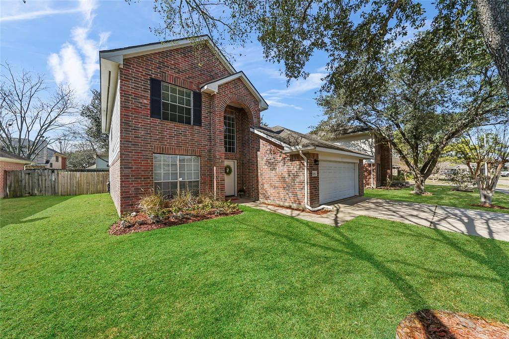 22511 Holly Lake Dr
