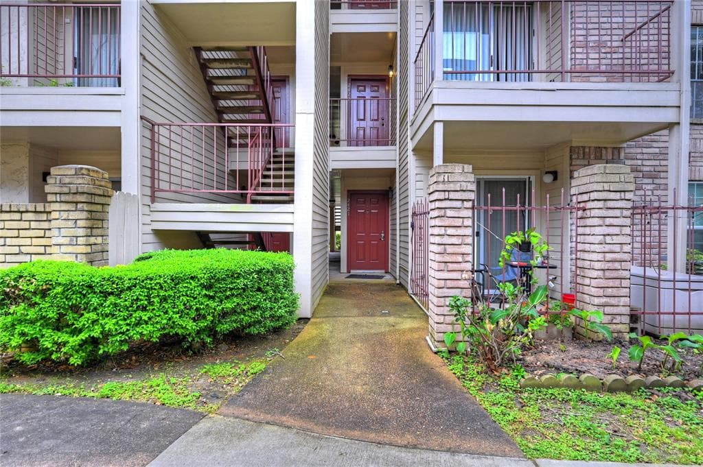 Main property image