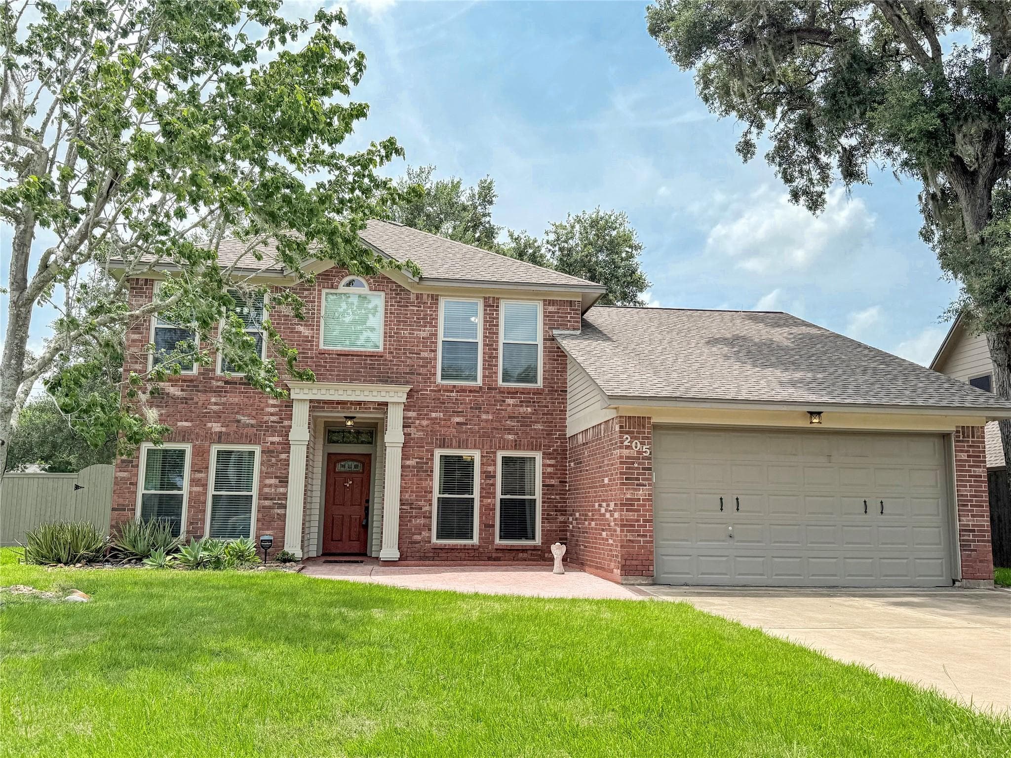 205 Peppermint Dr