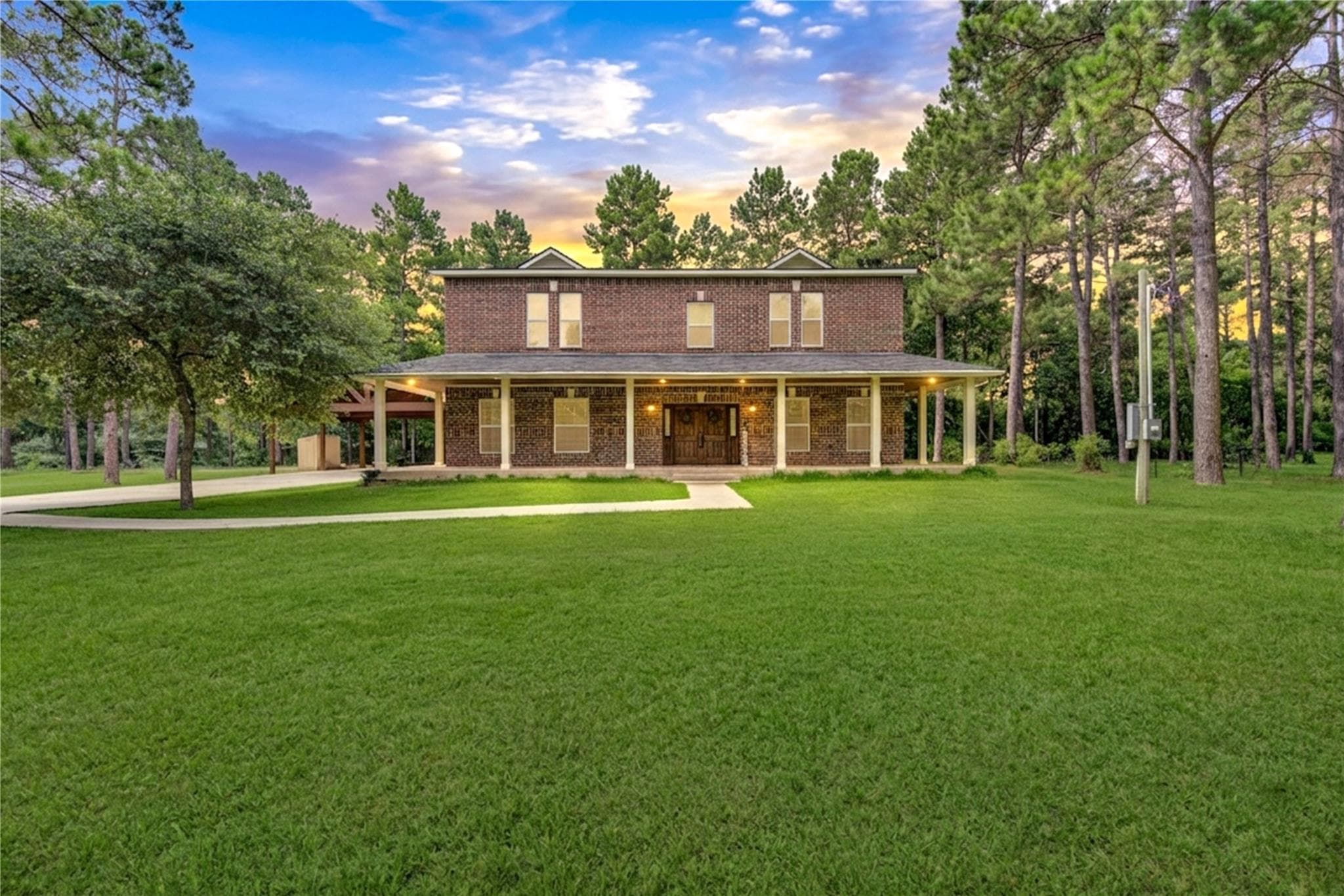 20531 Faye St