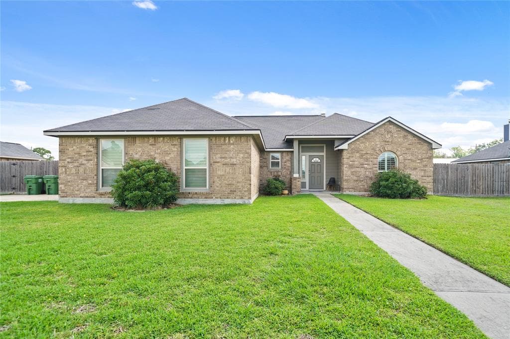 102 Ryan Dr