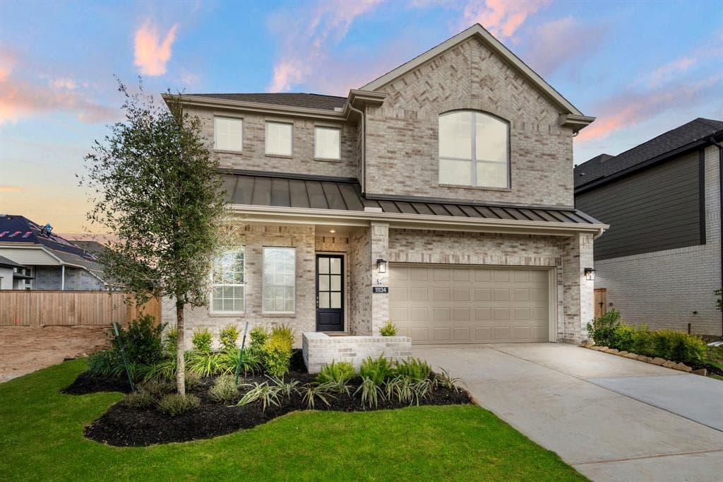 11134 Pale Tipped Way