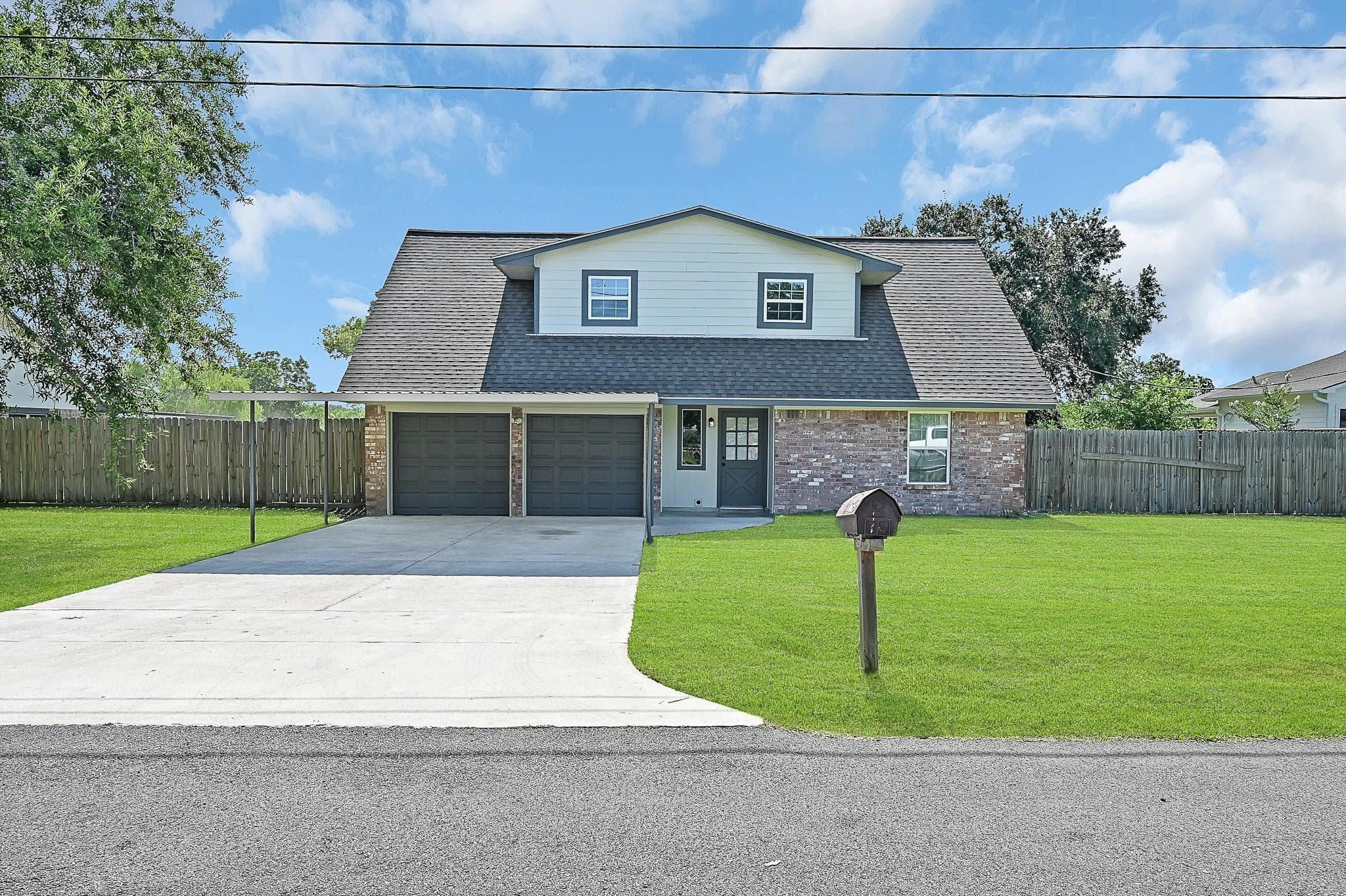 2113 Shirley Ln
