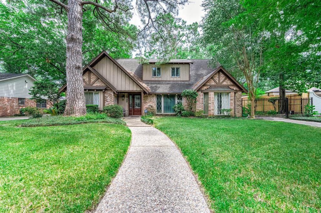 14727 River Forest Dr