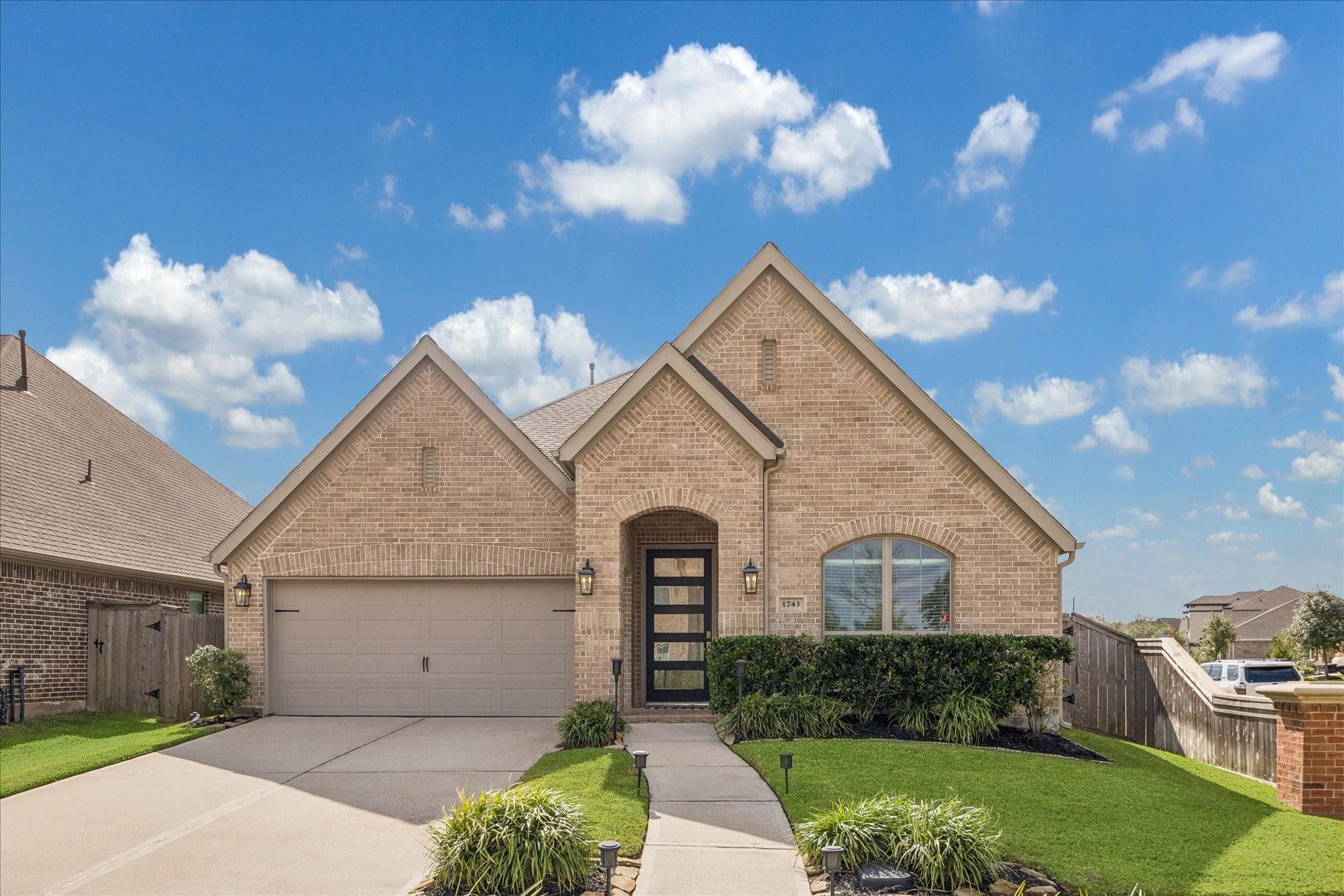 1743 Country Air Ln
