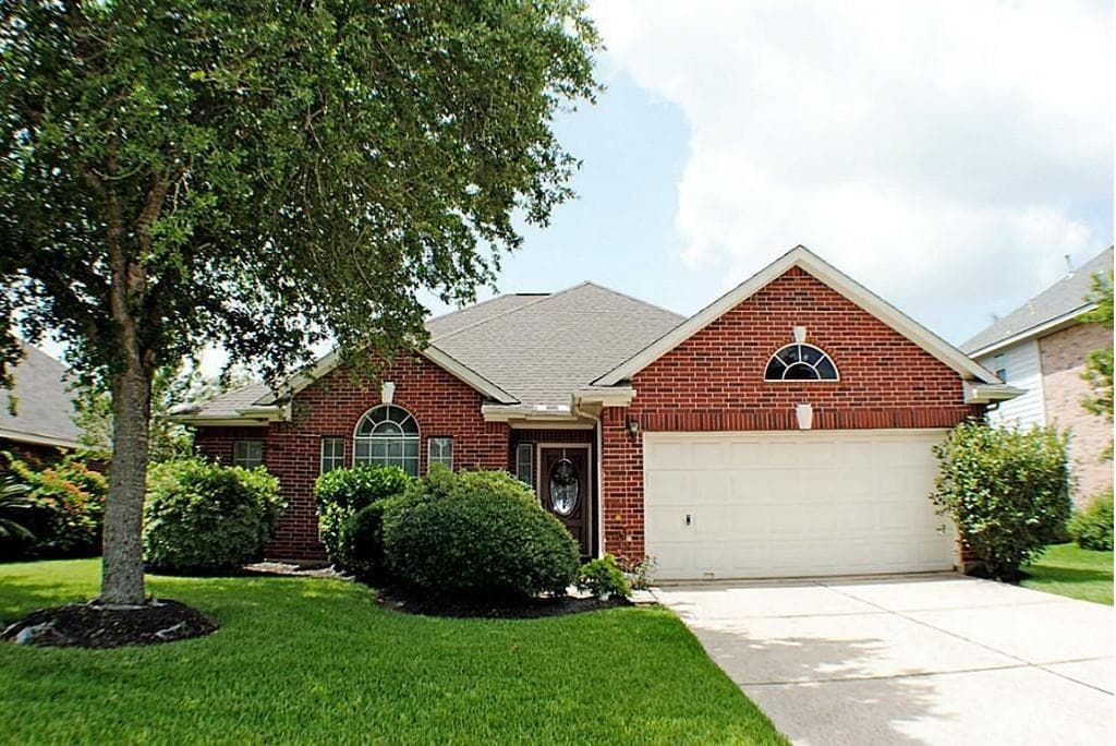 3714 Walden Dr