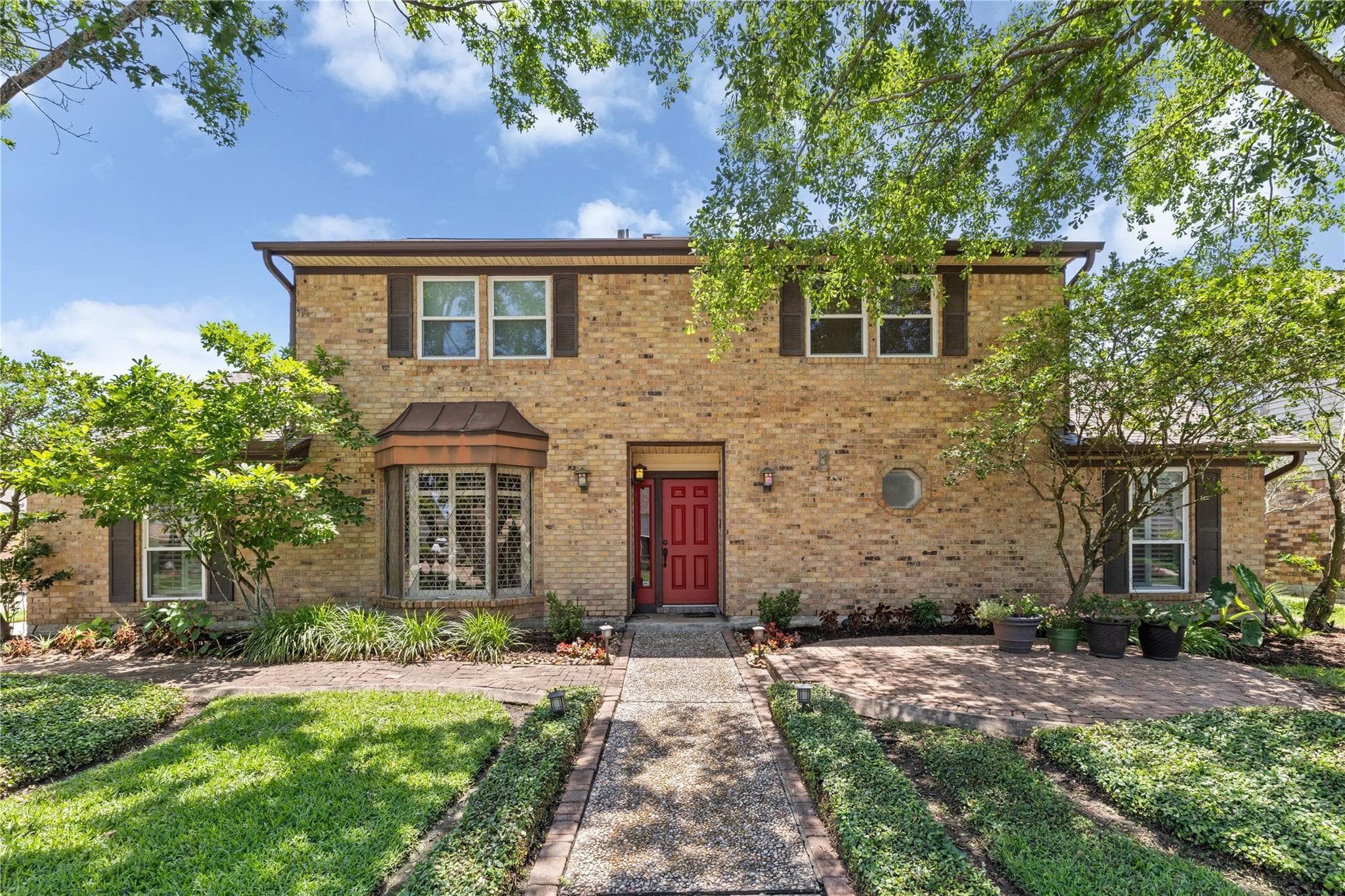 15922 Clearcrest Dr
