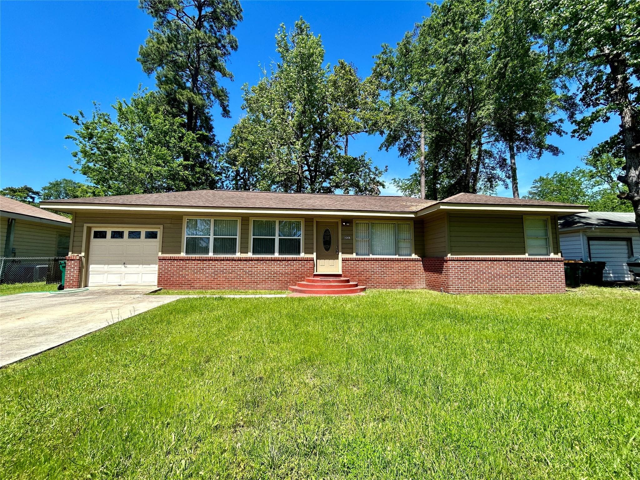 1008 Cowan Ave