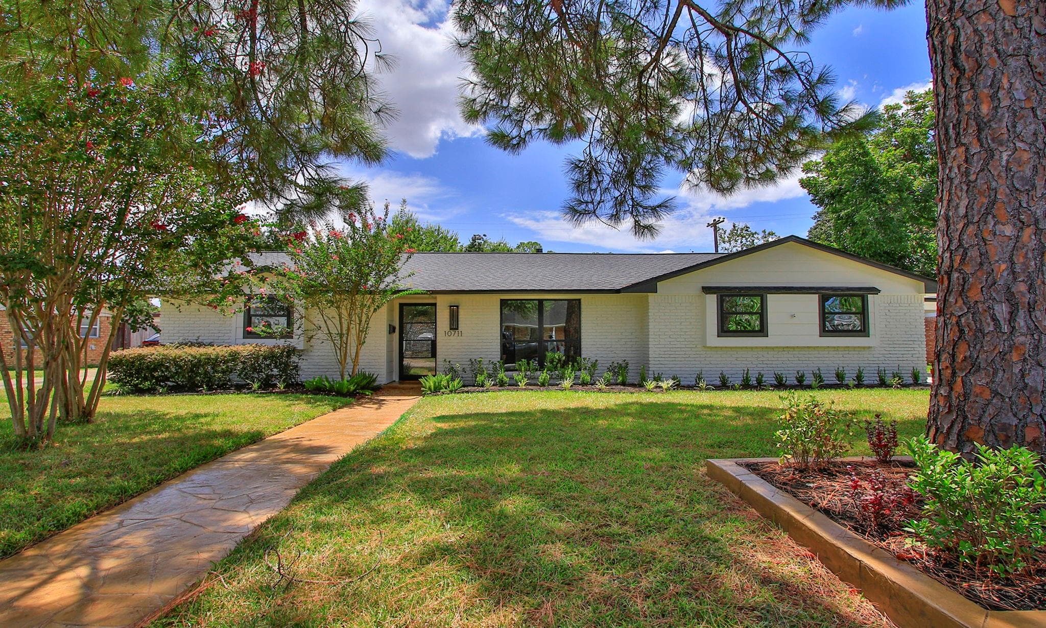Main property image