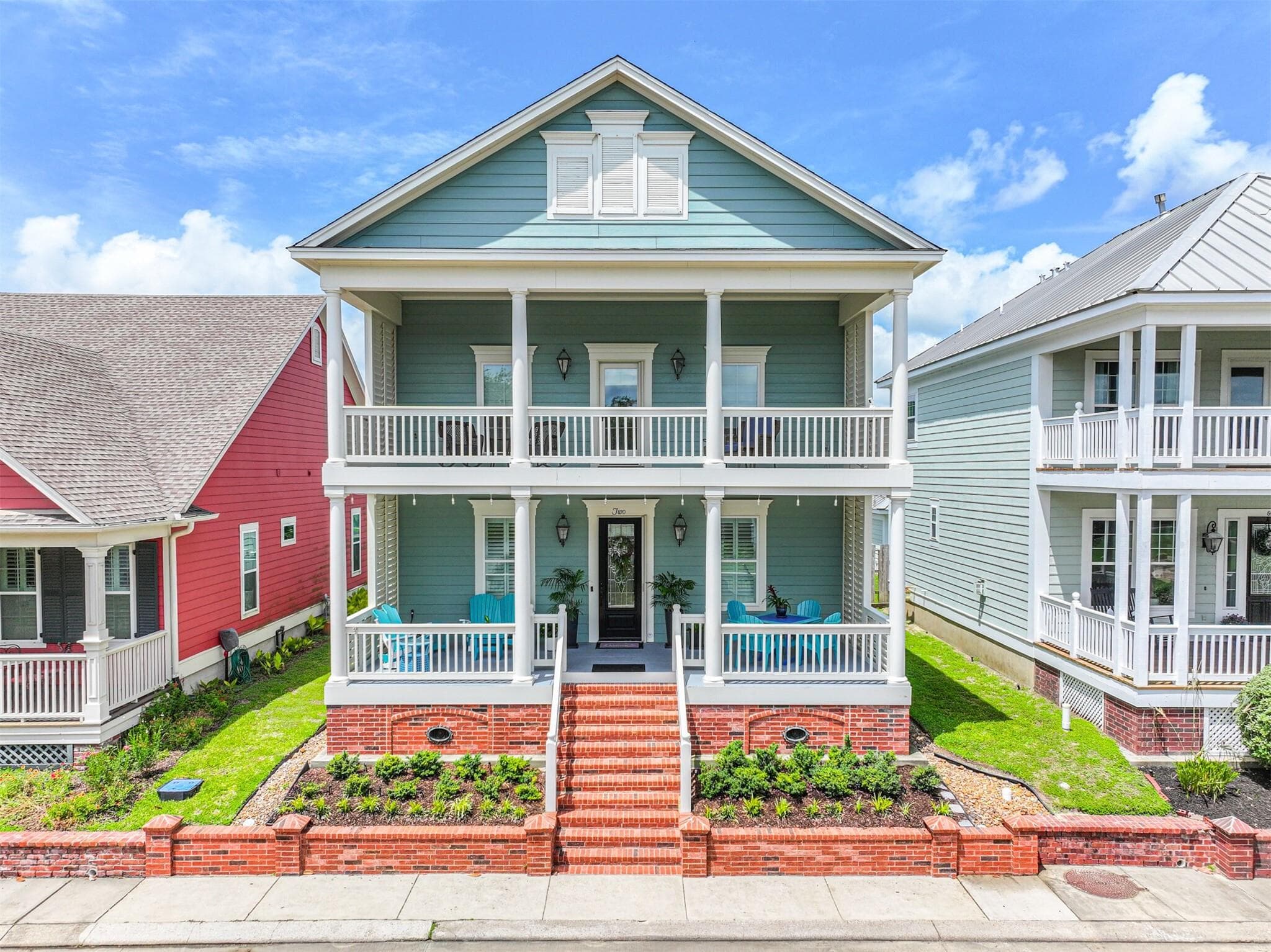 2 Compass Cir