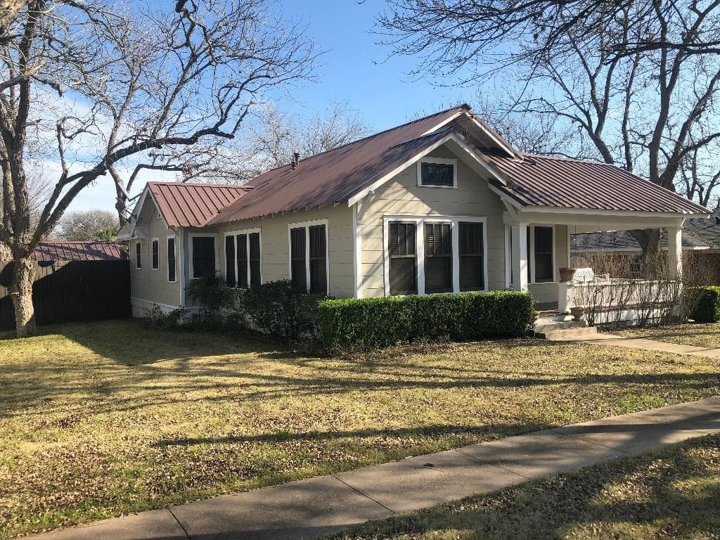 812 West Ave