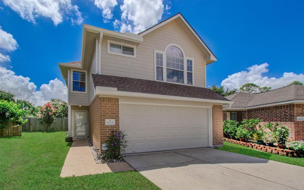 8202 Prairie Wind Ln