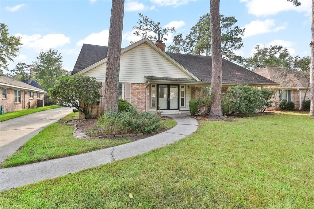 25527 Fairbrook Ln