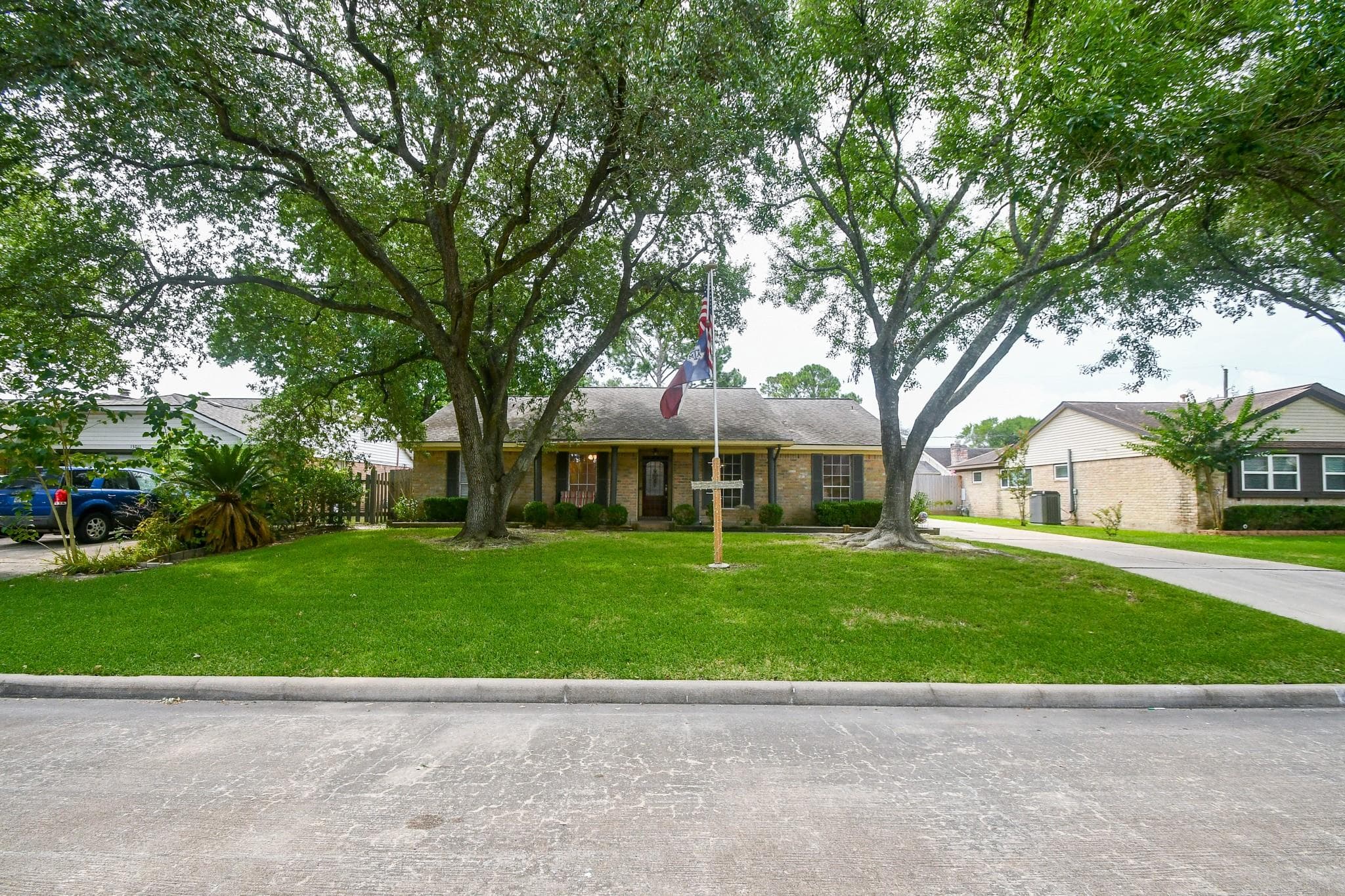 13015 Naples Ln