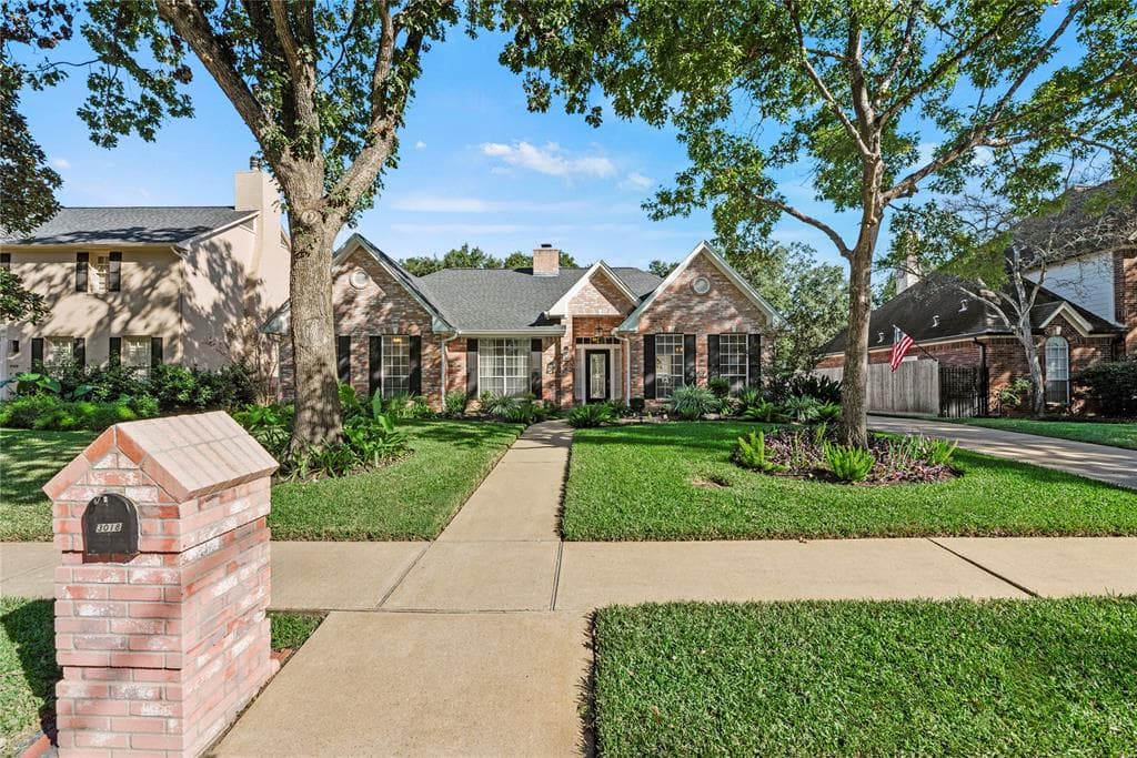 3018 E Elm Cir