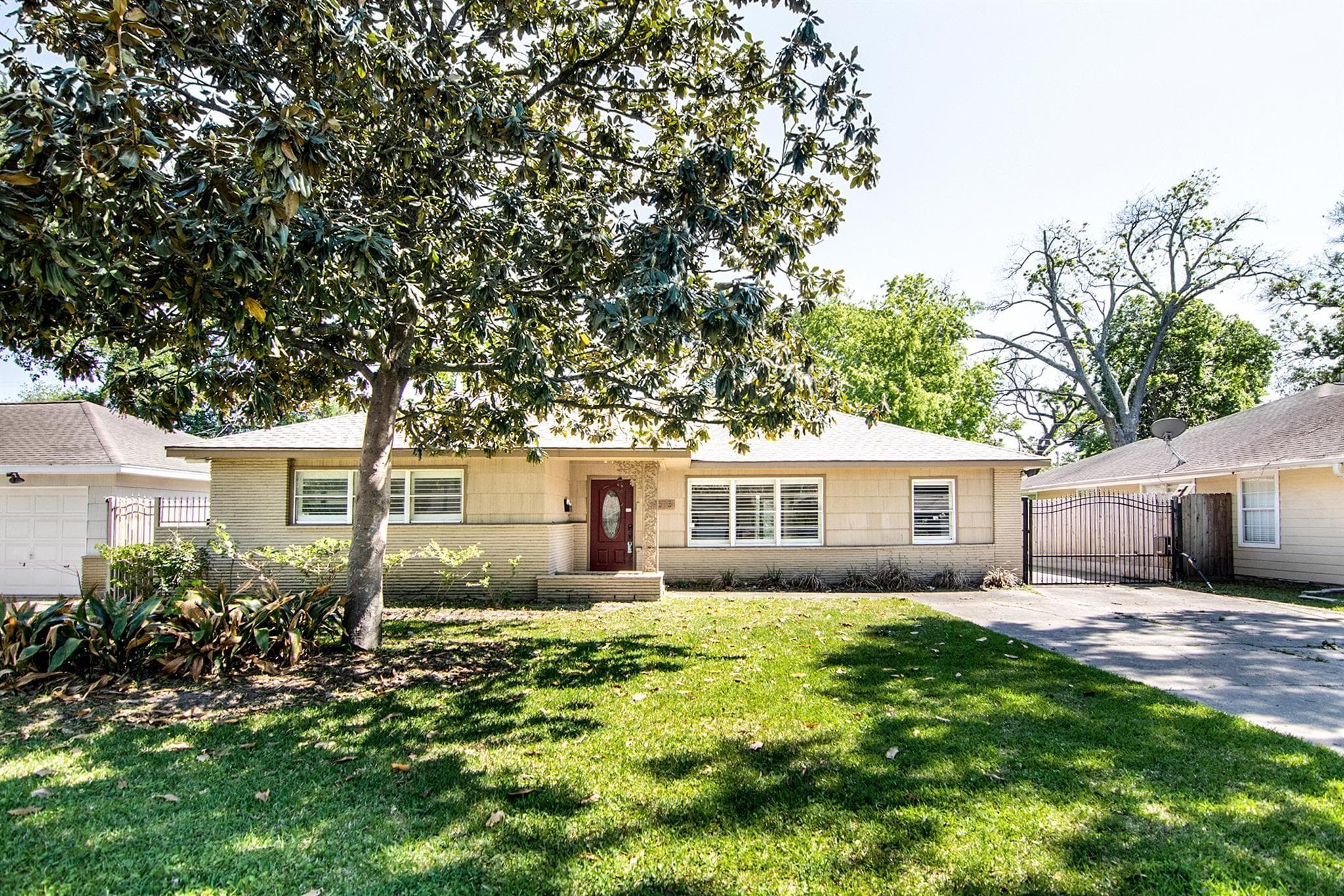 Main property image