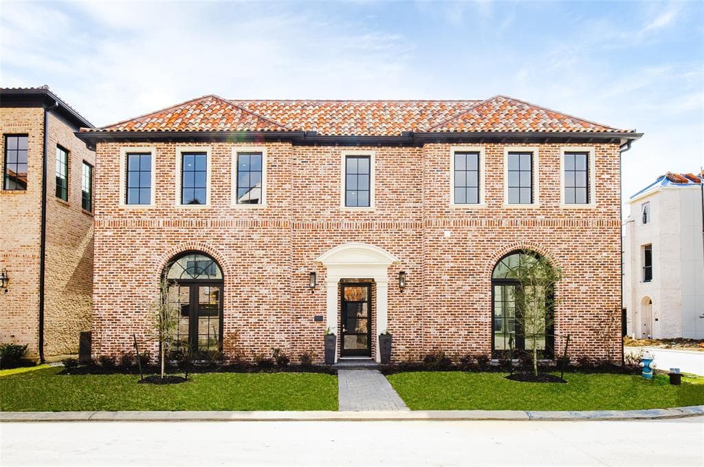 7533 Viano Ln