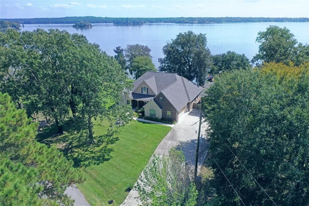 1118 Landing Way