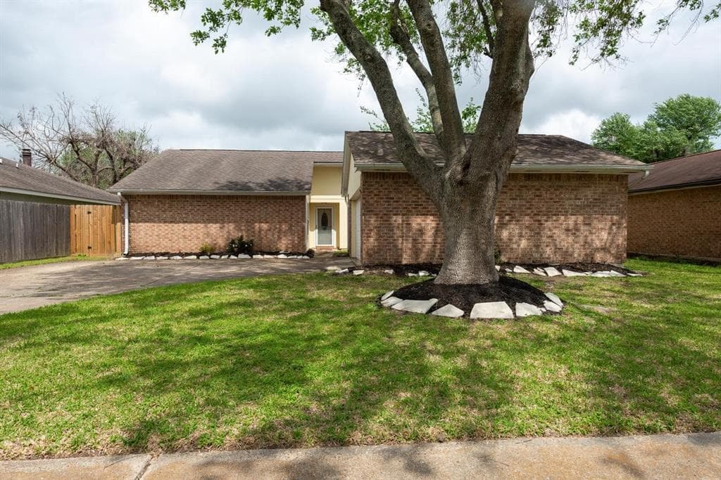 10003 Barmont Dr