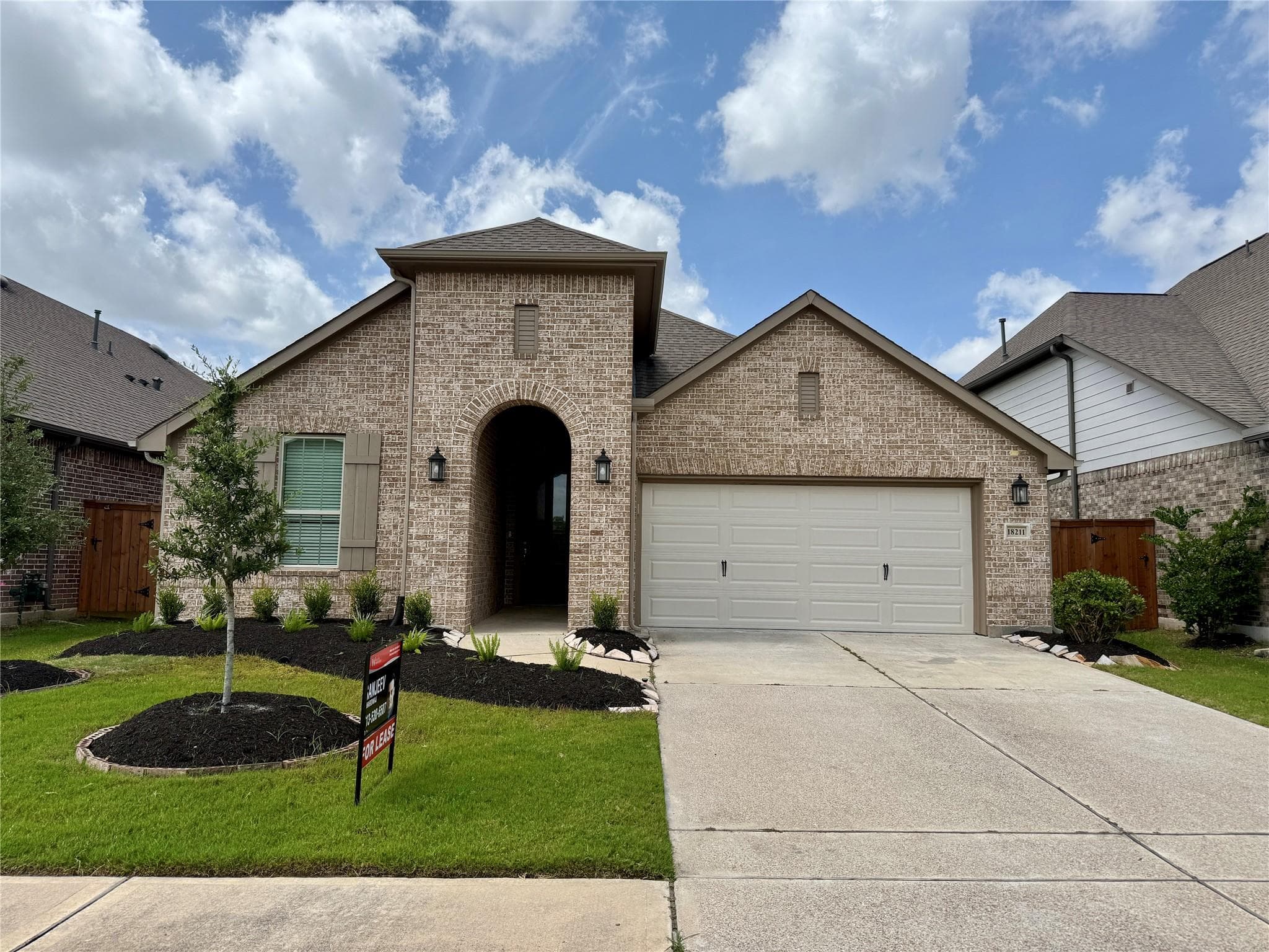 18211 County Shores Ln