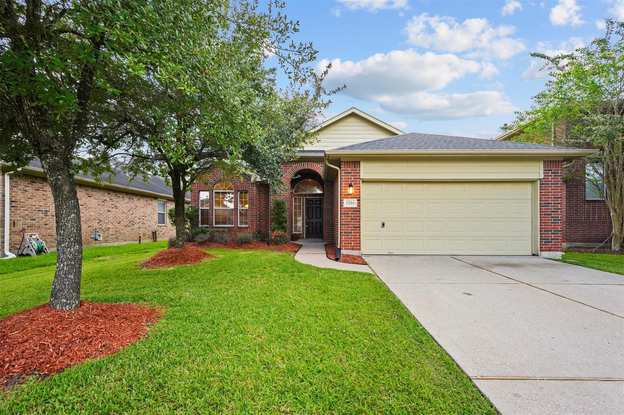 2716 Calico Creek Ln