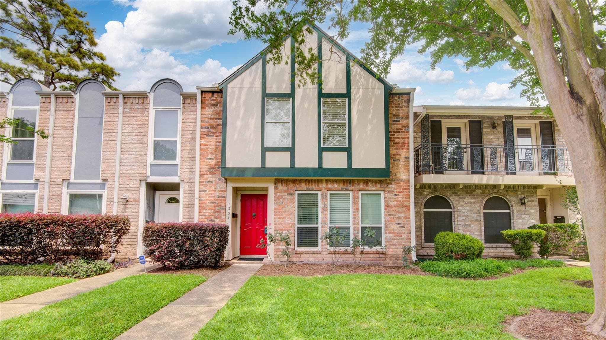 1334 Country Place Dr
