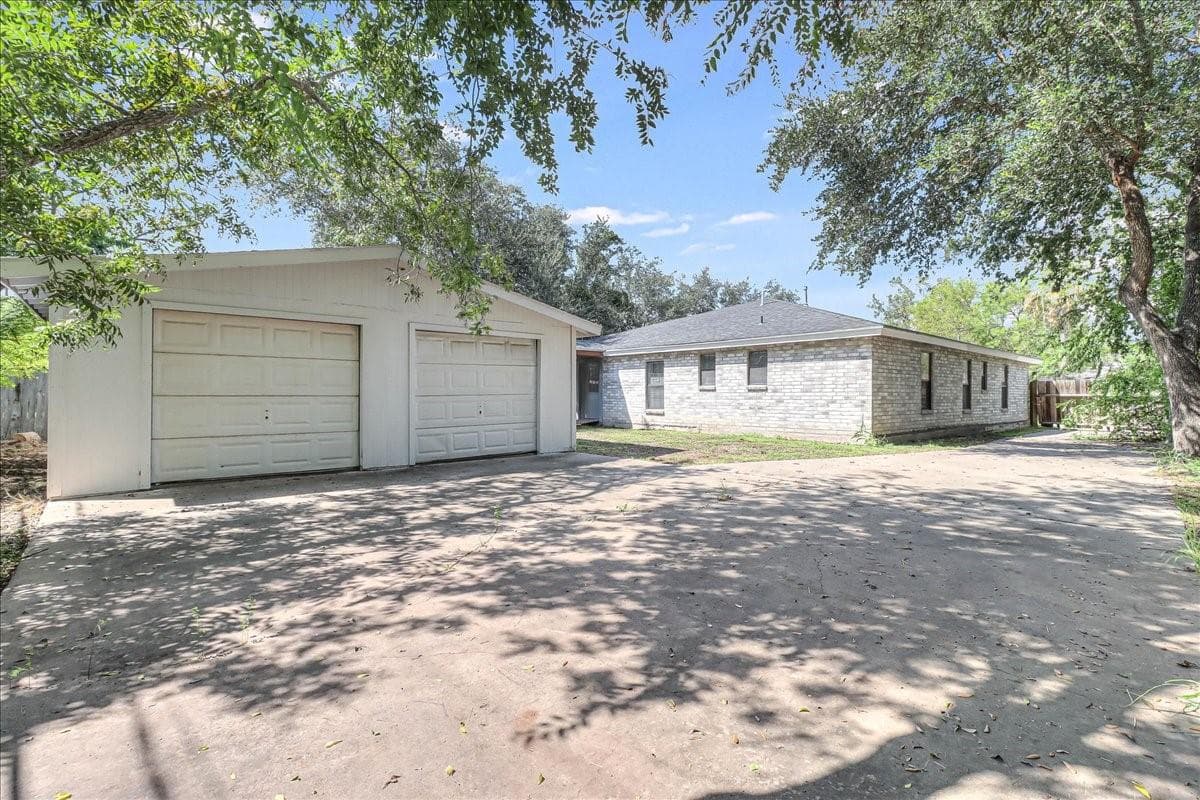 Main property image