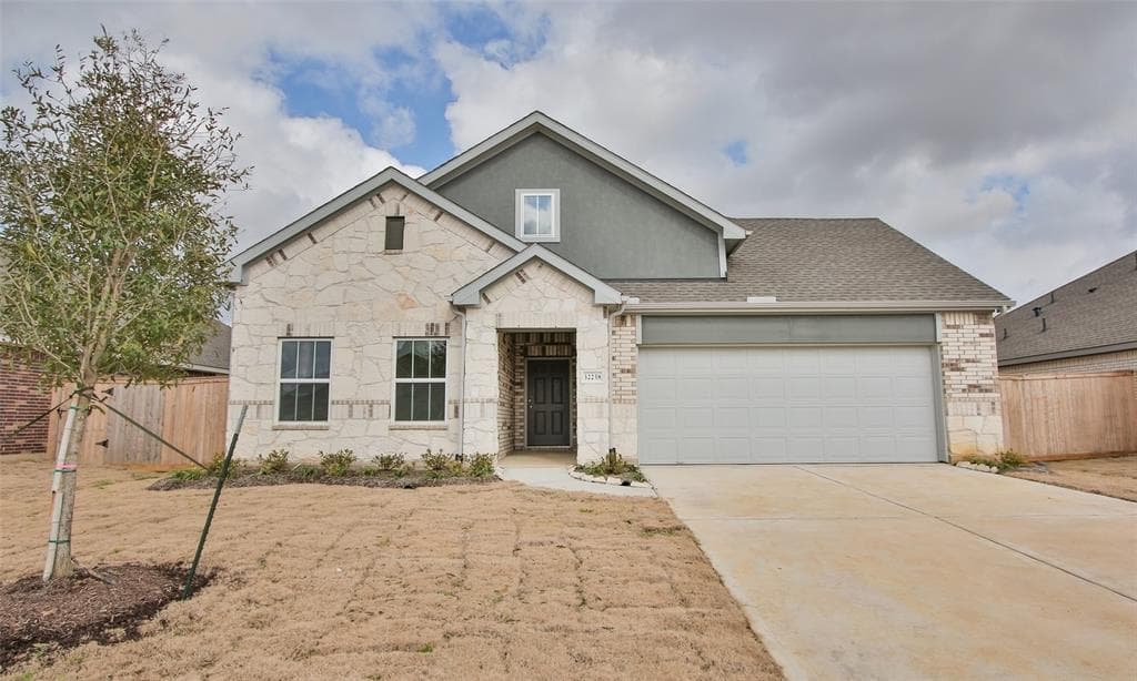 32238 Cedar Crest Dr