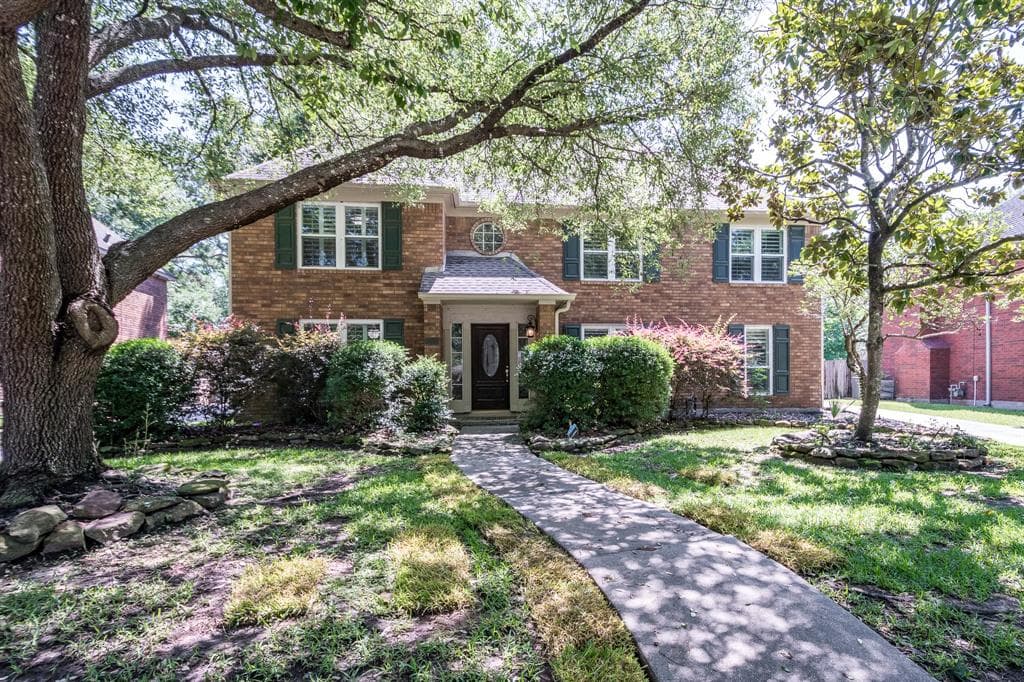 3318 Cedar Village Dr