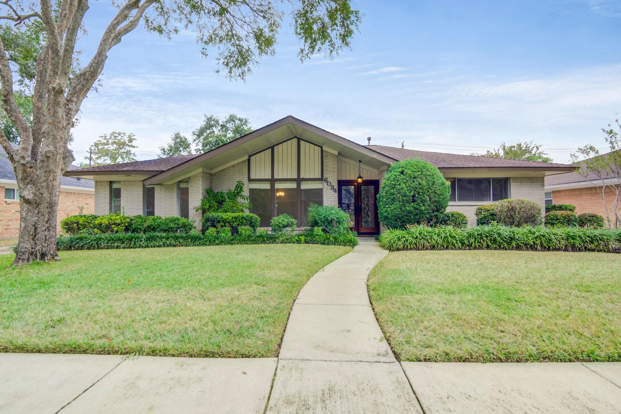 6034 Valkeith Dr