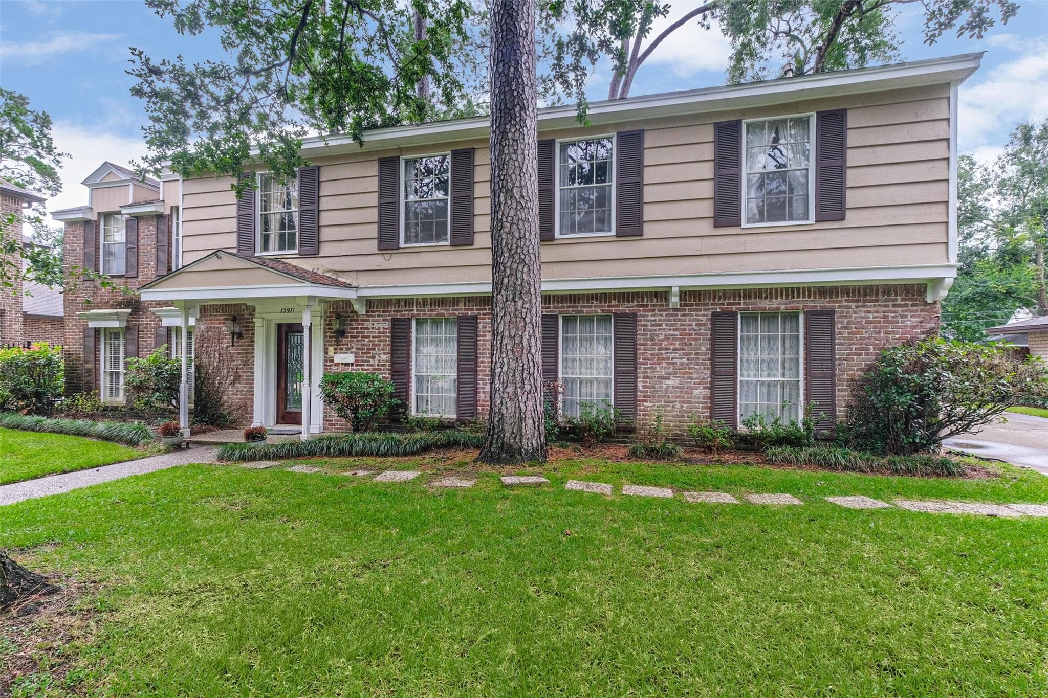13911 Perthshire Rd