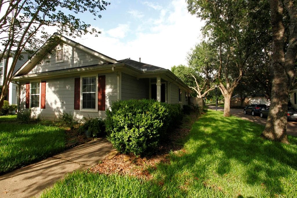 3927 Federal Ln