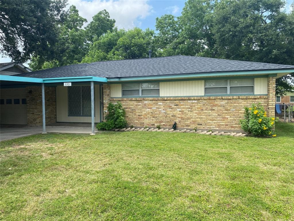 3301 Longwood Dr