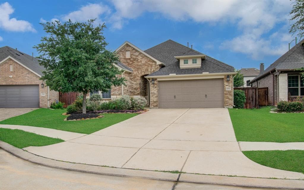 6914 N Elmwood Trl