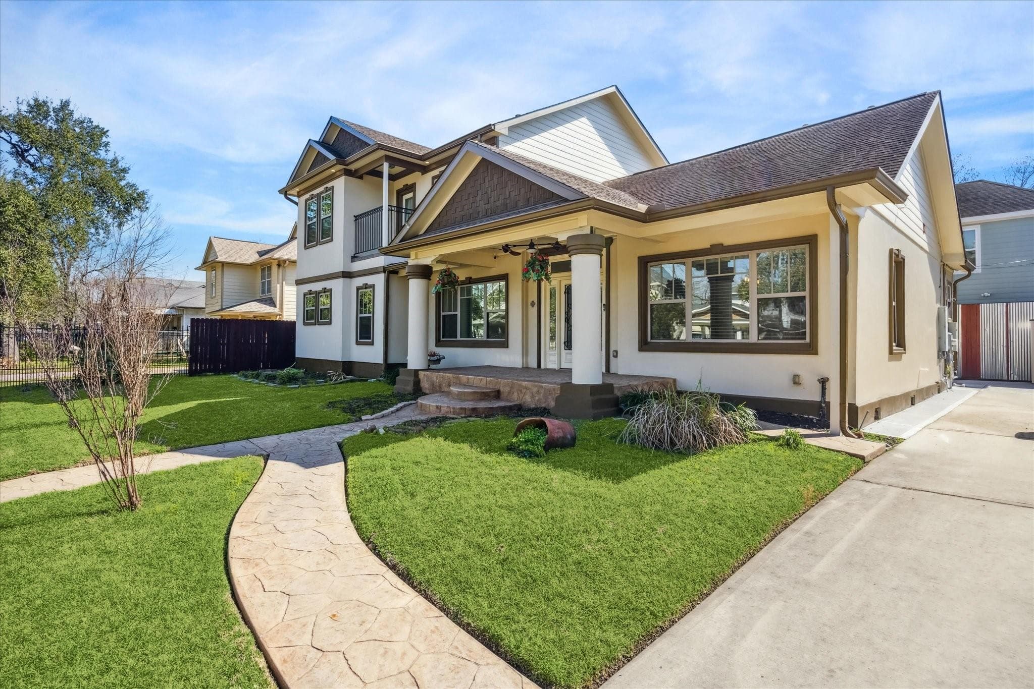 Main property image