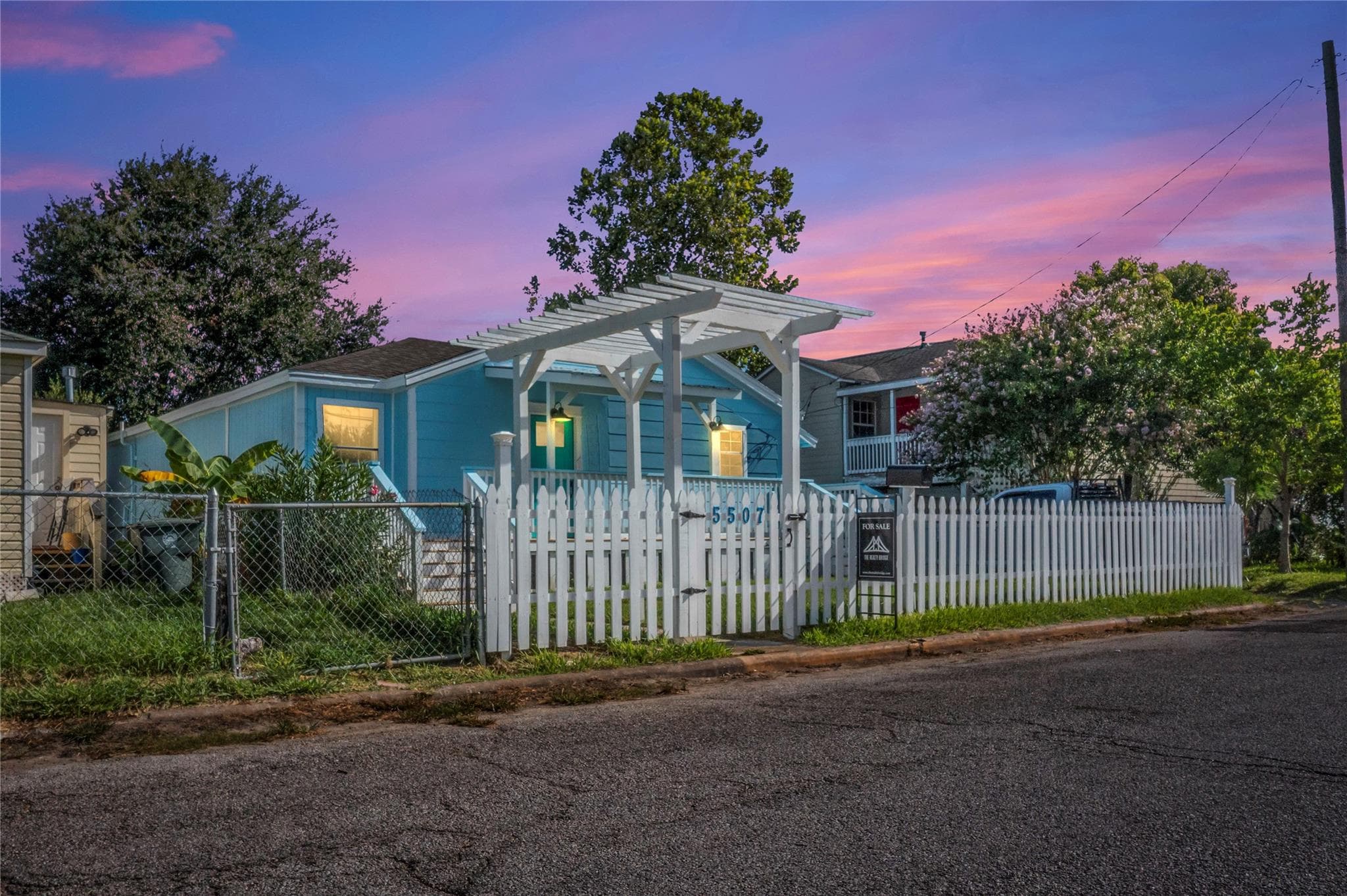 Main property image