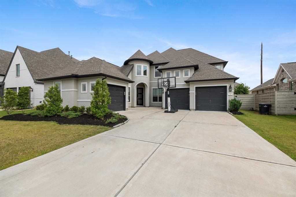 2119 Plum Creek Dr