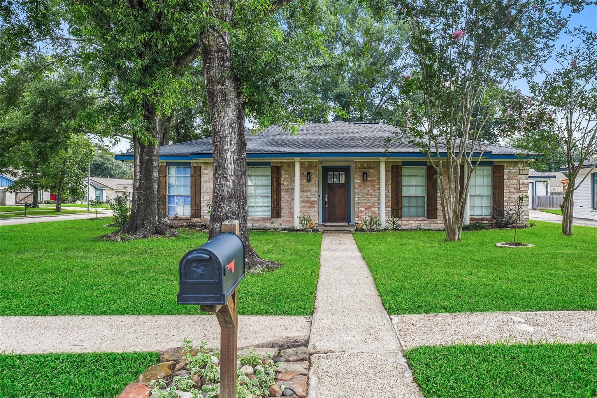 1923 Briarcreek Blvd