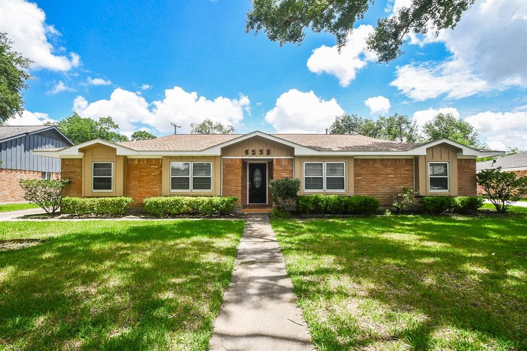 5238 Valkeith Dr