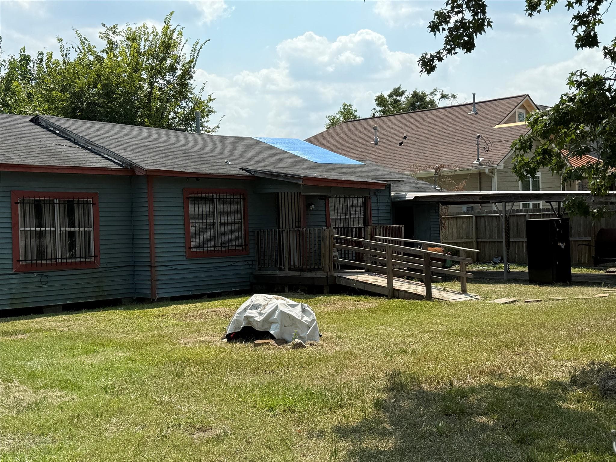 8222 Mosswood Dr