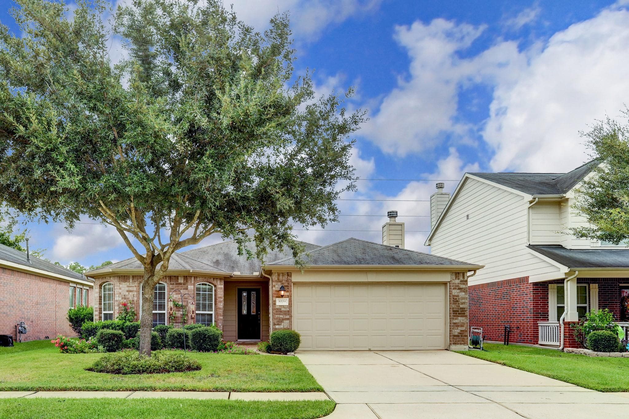 6334 Saragosa Crossing Ln