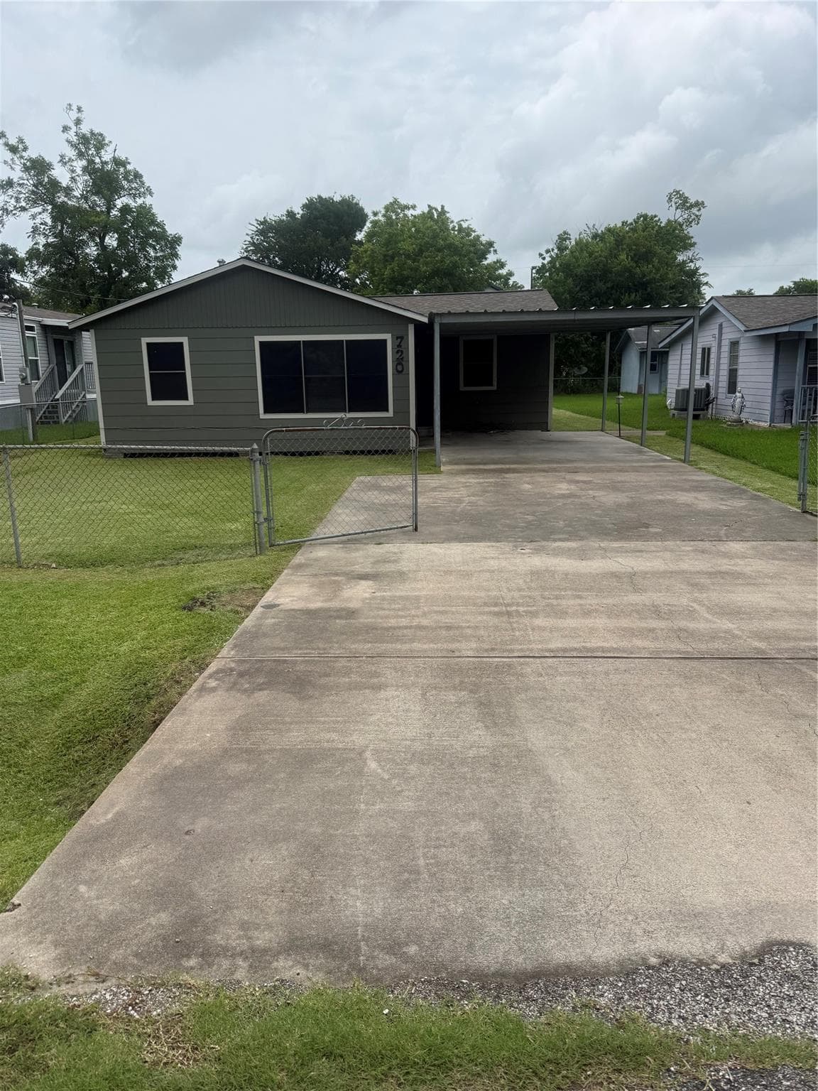 720 Austin St