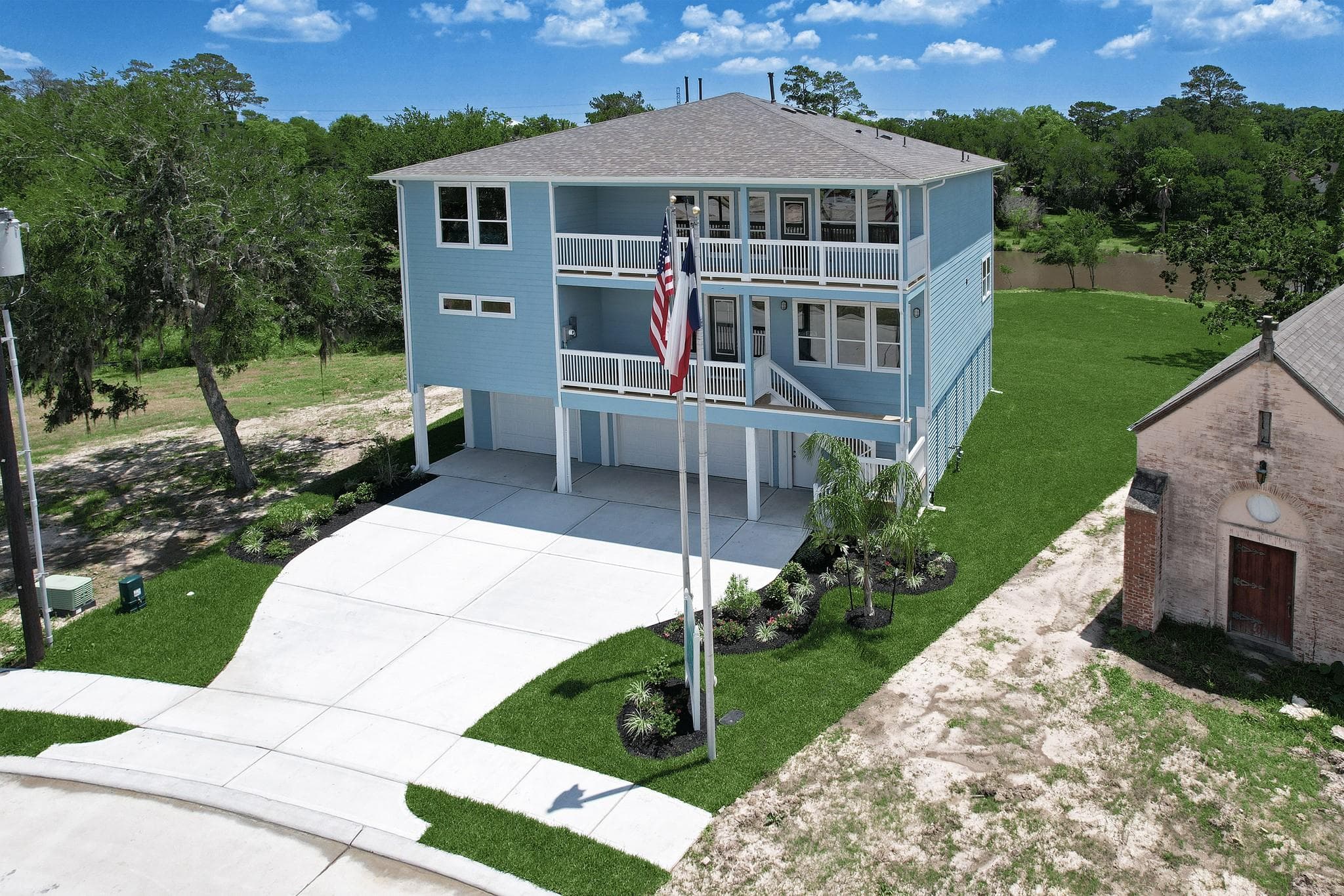 3921 Peacock Isle Dr