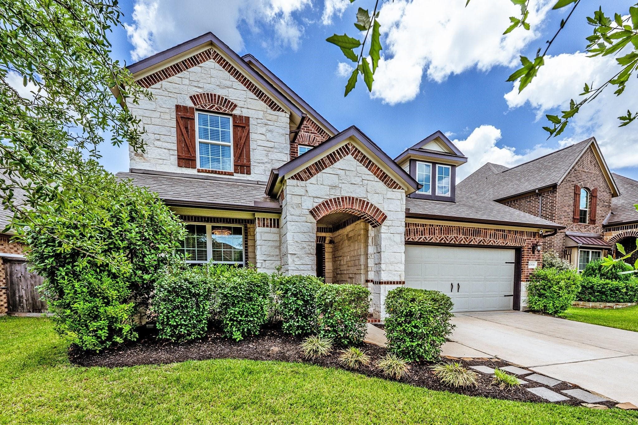 10938 Sarah Bluff Ln